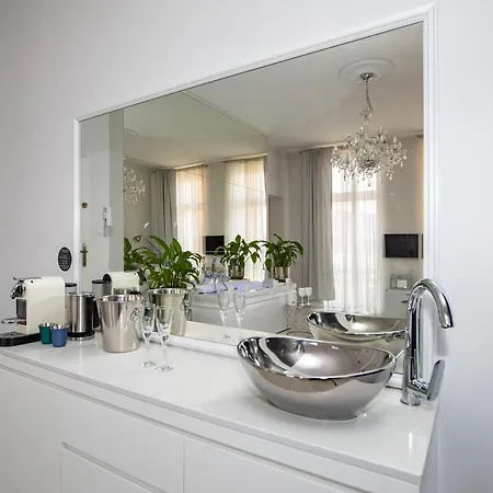 Old Town Spa Suite Private Jacuzzi & Sauna For Couples Apartmán *