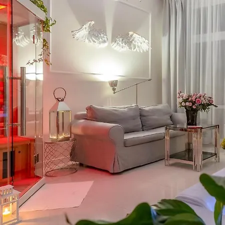 Old Town Spa Suite Private Jacuzzi & Sauna For Couples