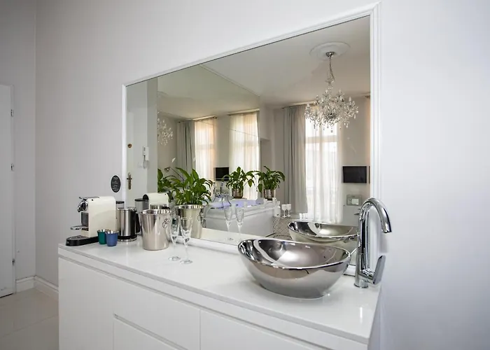 Sensual Luxury Private Jacuzzi & Sauna For Couples Lägenhet *