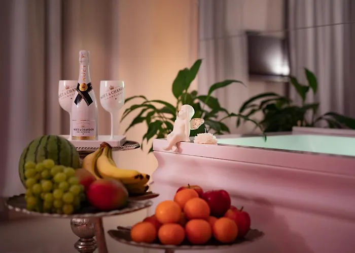 Sensual Luxury Private Jacuzzi & Sauna For Couples Апартаменти Познань