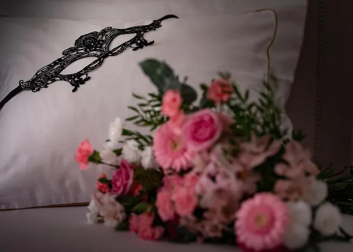 Sensual Luxury Private Jacuzzi & Sauna For Couples Lägenhet