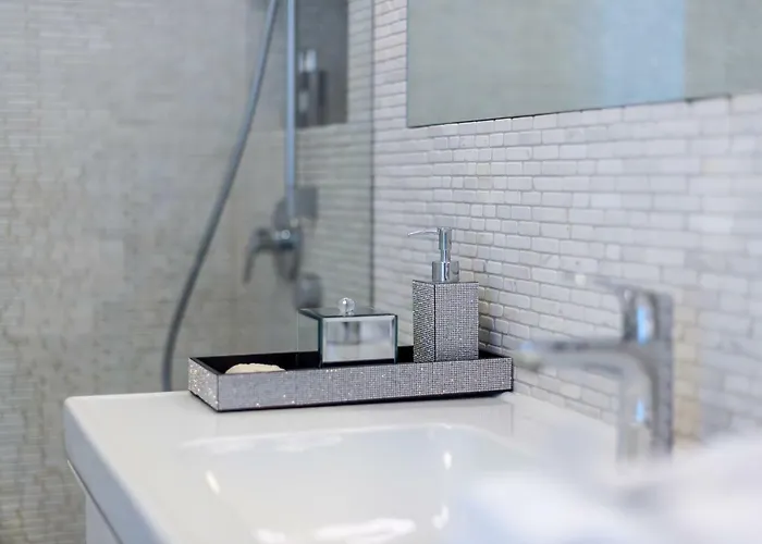 Sensual Luxury Private Jacuzzi & Sauna For Couples Lägenhet