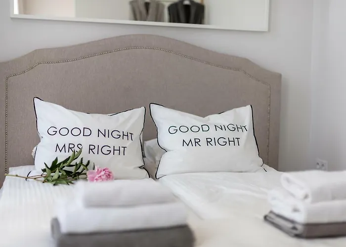 Sensual Luxury Private Jacuzzi & Sauna For Couples Lägenhet *