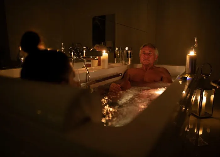 Sensual Luxury Private Jacuzzi & Sauna For Couples Апартаменти
