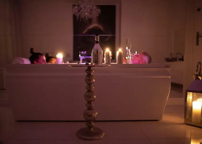 Lägenhet Sensual Luxury Private Jacuzzi & Sauna For Couples